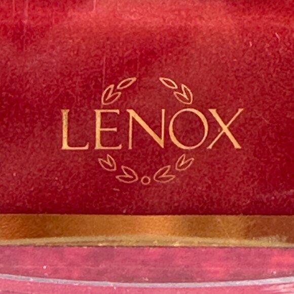 LENOX PATRIOTIC SNOWMAN 4" PORCELAIN CHRISTMAS TREE ORNAMENT, HAND PAINTED - Picture 5 of 8